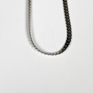Dos Cadenas con Colgante: Una Dorada con Piedras y Otra de Acero - imagen 6