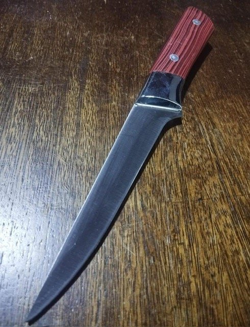 Cuchillo de Chef con Mango de Madera y Hoja Afilada