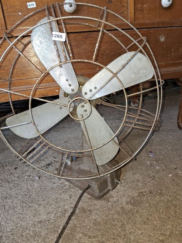 Lote siguiente: Antiguo Ventilador de Aspa de Metal para Venta