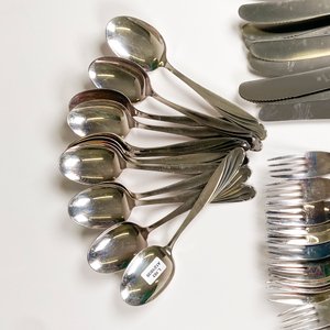 Set de 36 Cubiertos WMF: Cucharas, Tenedores y Cuchillos de Metal - imagen 4