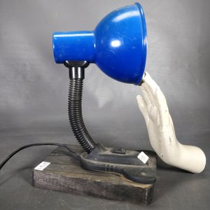 Lámpara de Escritorio Azul con Base de Madera Regulable - imagen 5