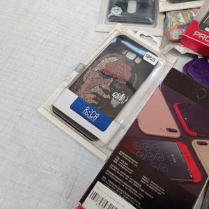 Gran cantidad de fundas para celulares - imagen 3