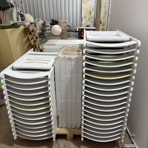Lote de Sillas de Plástico Blanco para Eventos - imagen 7