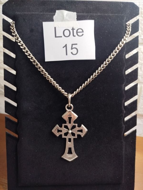 Cadena Gótica Plata con Dije Cruz