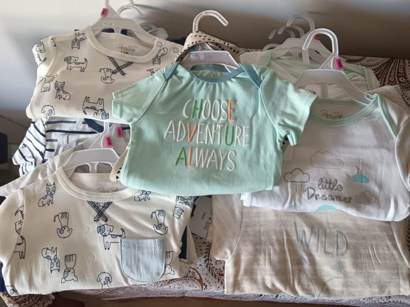 Ropa para bebés y niños, variedad de tallas y colores - imagen 3