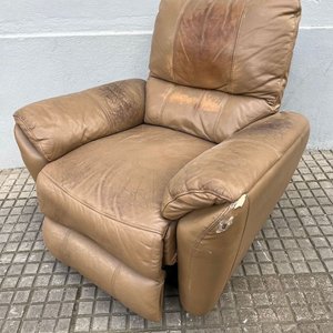 Lote siguiente: Sillón Reclinable de Cuerina con Masajeador (Sin Probar)