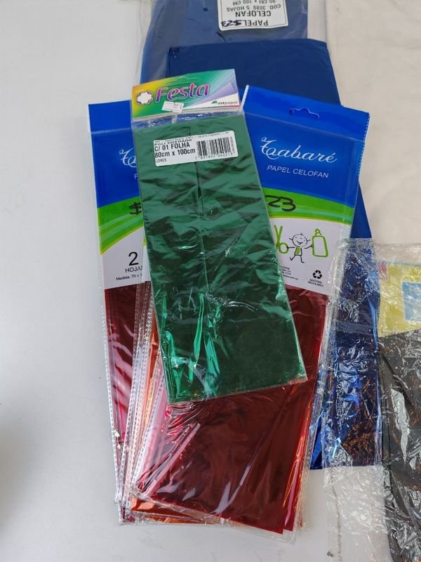 Lote de Papel Crepe y Celofan en Excelente Condición - imagen 4