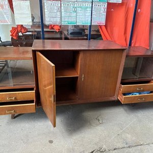 Mueble Bajo Largo de Madera con Puertas y Cajones - imagen 2