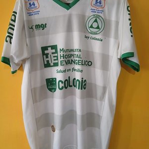 Lote anterior: Camiseta de Fútbol Club Plaza Colonia de Deportes Talle L - Utilería Oficial