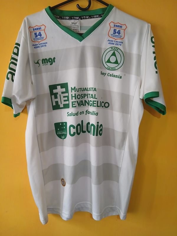 Camiseta de Fútbol Club Plaza Colonia de Deportes Talle L - Utilería Oficial