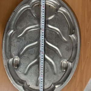 Lote de 5 Bandejas Ovaladas: Peltre/Platino, Plástico y Metal Grabado - imagen 14