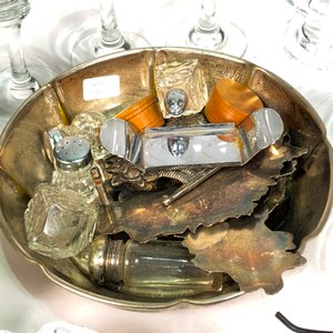 Lote de Cristalería, Metal y Adornos Vintage - imagen 2