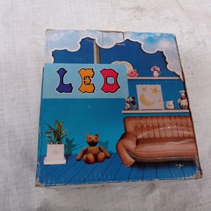 Cuatro piezas: veladora + maquina para cabello + balanza de cocina + ventilador portátil. - imagen 6