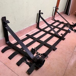 Lote anterior: Antigua Ganchera de Hierro Reforzada