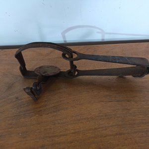 Trampa para Cazar Antigua de Metal con Cadena - imagen 4
