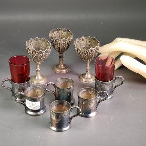 Lote de 9 piezas: Copitas metálicas caladas y shots de cristal ruby con soportes - imagen 3