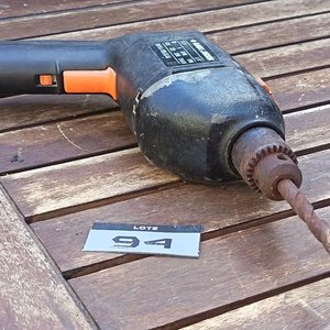 Taladro eléctrico Black & Decker con mandril y mecha colocada - Funciona - imagen 6