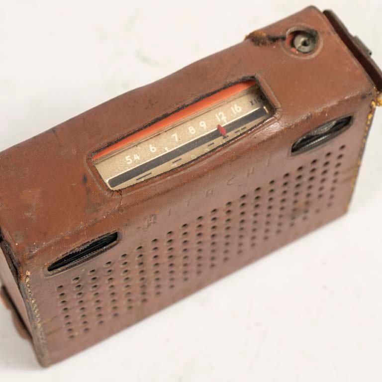 Radio Itachi en cuero, radio vieja de buena calidad - imagen 2