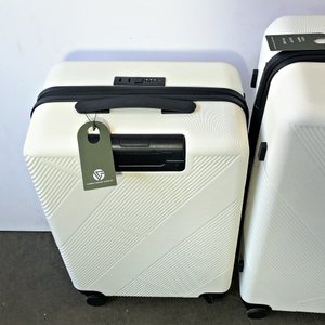 Juego de 3 Valijas Rígidas Blancas Flieger con Diseño Geométrico y 4 Ruedas - imagen 2