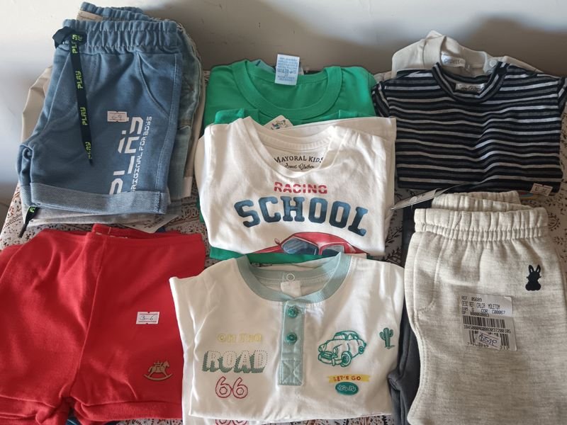 Lote siguiente: Remeras de manga corta y larga, jogging y shorts musculosos