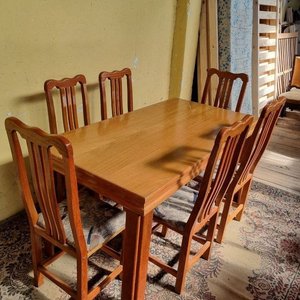 Juego de Comedor Moderno: Mesa Rectangular y 6 Sillas con Respaldo de Madera y Tapizado Geométrico - imagen 2