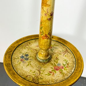 Lámpara de Pie Antigua con Pantalla y Detalle de Aves y Flores en Madera Laqueada - imagen 4