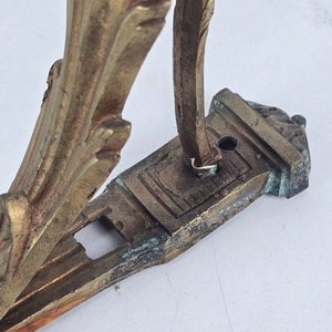 Ménsula Francesa Antigua en Bronce con Detalle de Guirnalda - imagen 5