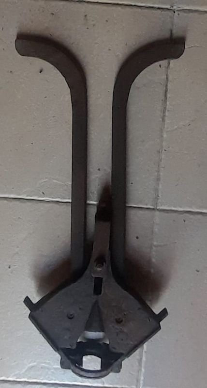 Lote siguiente: Antiguo Desmochador para la venta