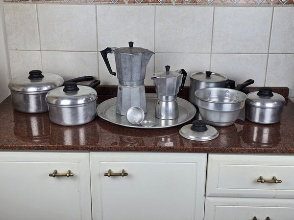 Selección de Cafeteras Italianas y Cacerolas de Aluminio - imagen 1