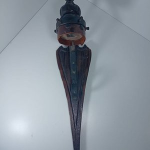 Lote siguiente: Lámpara de Pared Antigua de Madera con Figura Decorativa
