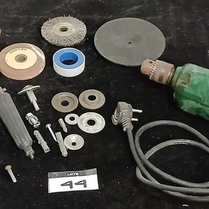 Taladro Eléctrico Antiguo Singer con Maletín de Madera y Accesorios - imagen 2