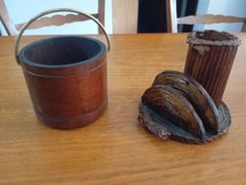Hielera de madera y adorno porta servilletas