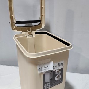 Papelera Beige de 15 Litros con Tapa Doble Apertura y Pedal - imagen 4