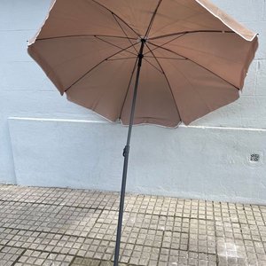 Lote anterior: Sombrilla de Tela Color Tostado con Borde Blanco
