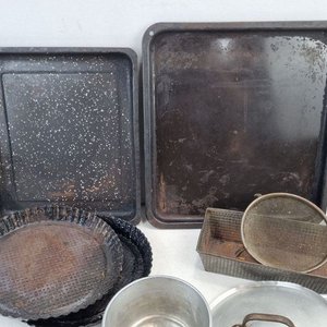 Lote de Asaderas, Moldes y Utensilios de Cocina Usados - imagen 3