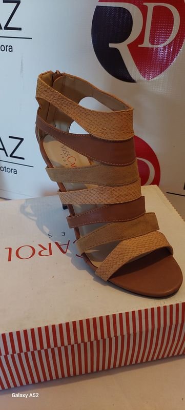Zapatos de tacón alto en venta - imagen 3