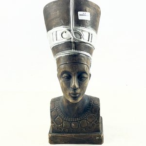 Lote siguiente: Busto Egipcio de Nefertiti en Cerámica, 31 cm