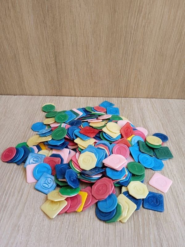 Lote de Fichas Plásticas Coloridas - imagen 3