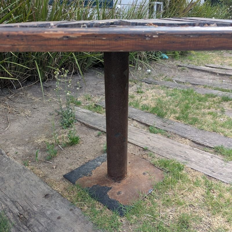 Mesa y banco de madera para exterior - imagen 3