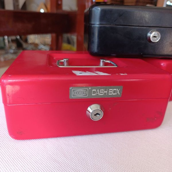 Caja de dinero metálica con asa y cerradura sin llave - imagen 3