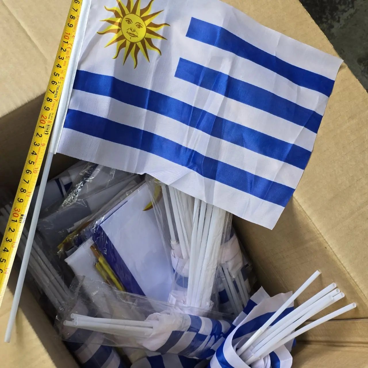 Banderas de Uruguay en paquetes - imagen 2