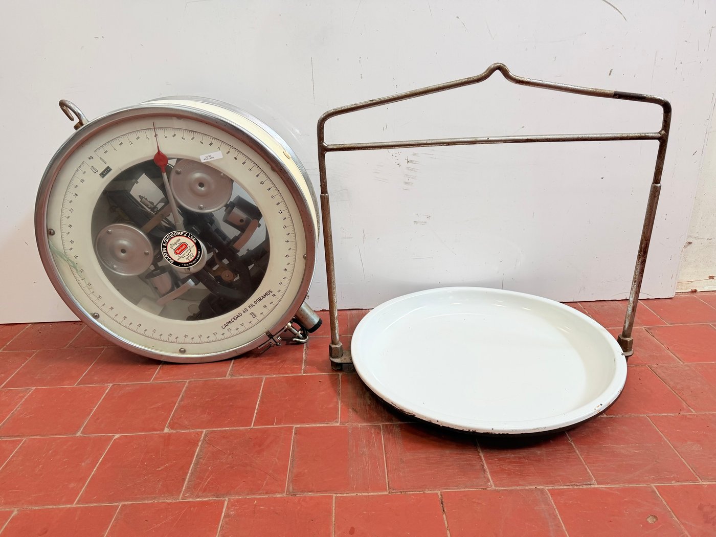 Balanza Antigua "Berkel" Esmaltada de Colgar con Plato