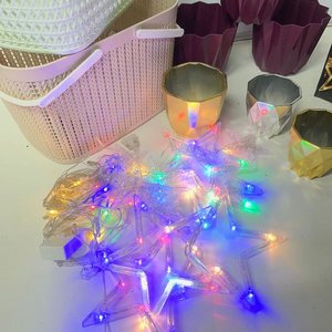 Lote de 9 Piezas: 2 Canastos Plásticos, 6 Macetas y Luces Estrellas - imagen 10