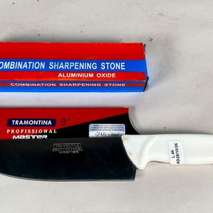 Lote siguiente: Cuchilla Tramontina Profesional Master 8" con Piedra de Afilar