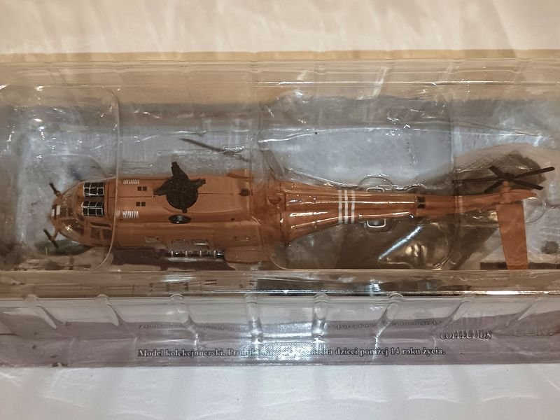 Modelo de Helicóptero Westland Puma HC MK 1 a escala 1:72 - imagen 2