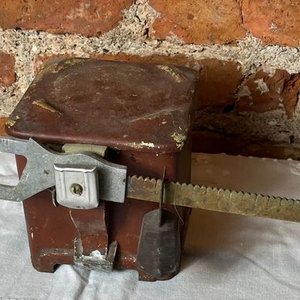 Lote anterior: Balanza Antigua de Cocina Metálica con Pesas
