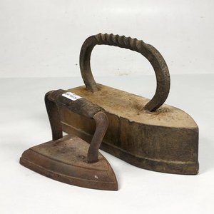 Dos Planchas Antiguas de Hierro para Planchar - imagen 1