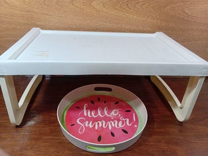 Bandeja Desayunadora Plegable Blanca y Fuente "Hello Summer"