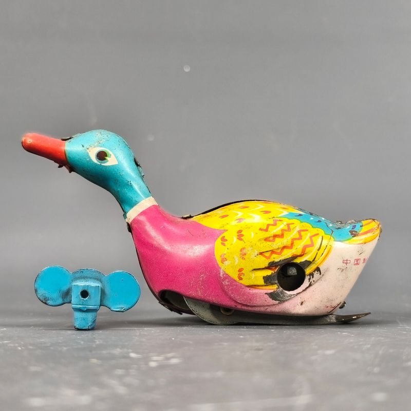 Lote anterior: Pato en chapa a cuerda de procedencia japonesa, juguete funcionando
