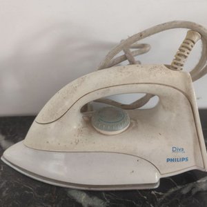 Lote siguiente: Plancha a Vapor Philips Diva Blanca
